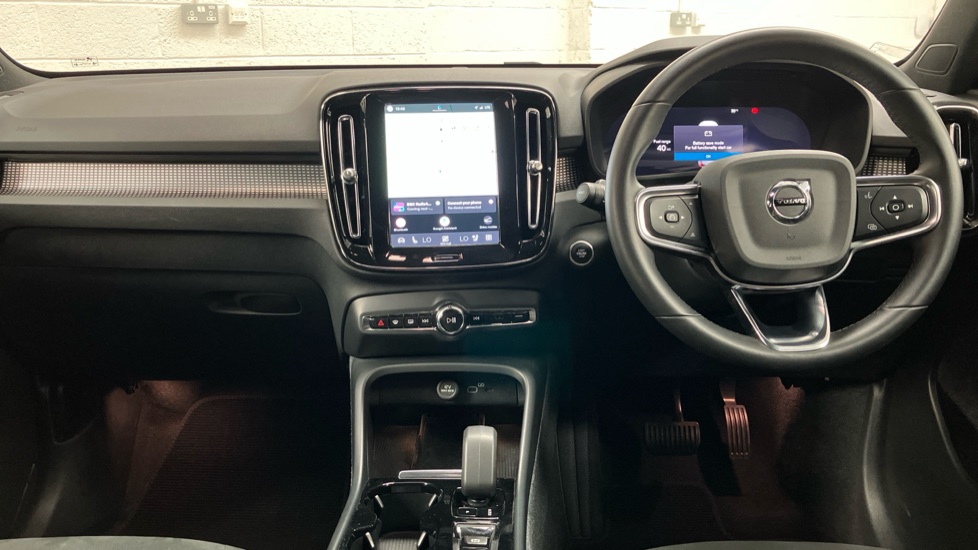 Volvo XC40 2.0 B3P Plus Dark 5dr Auto Petrol Estate - Image 4