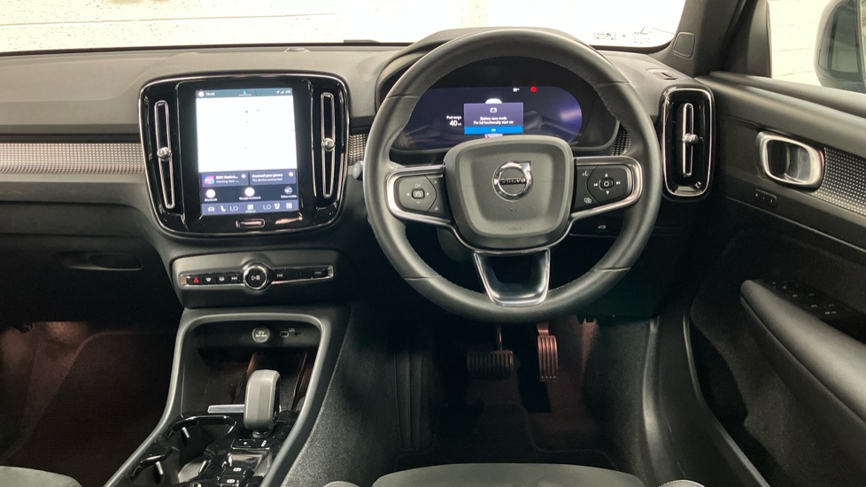 Volvo XC40 2.0 B3P Plus Dark 5dr Auto Petrol Estate - Image 5