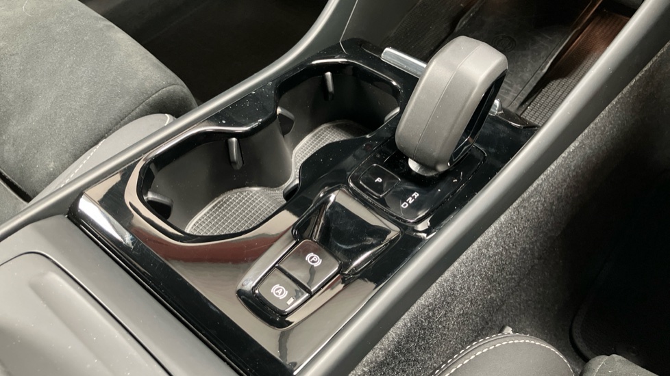 Volvo XC40 2.0 B3P Plus Dark 5dr Auto Petrol Estate - Image 10