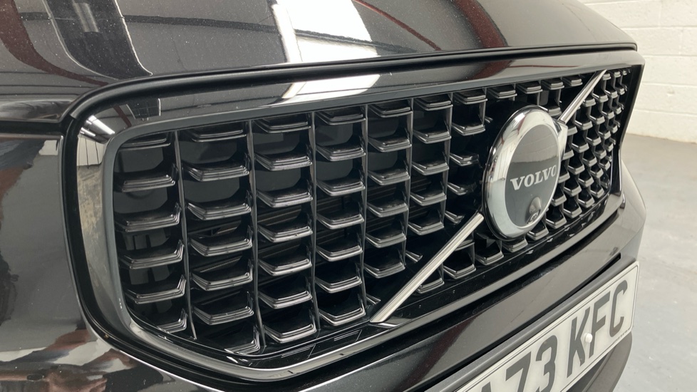 Volvo XC40 2.0 B3P Plus Dark 5dr Auto Petrol Estate - Image 25