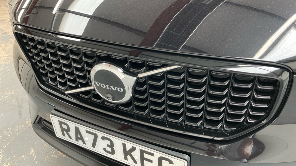 Volvo XC40 2.0 B3P Plus Dark 5dr Auto Petrol Estate - Image 26