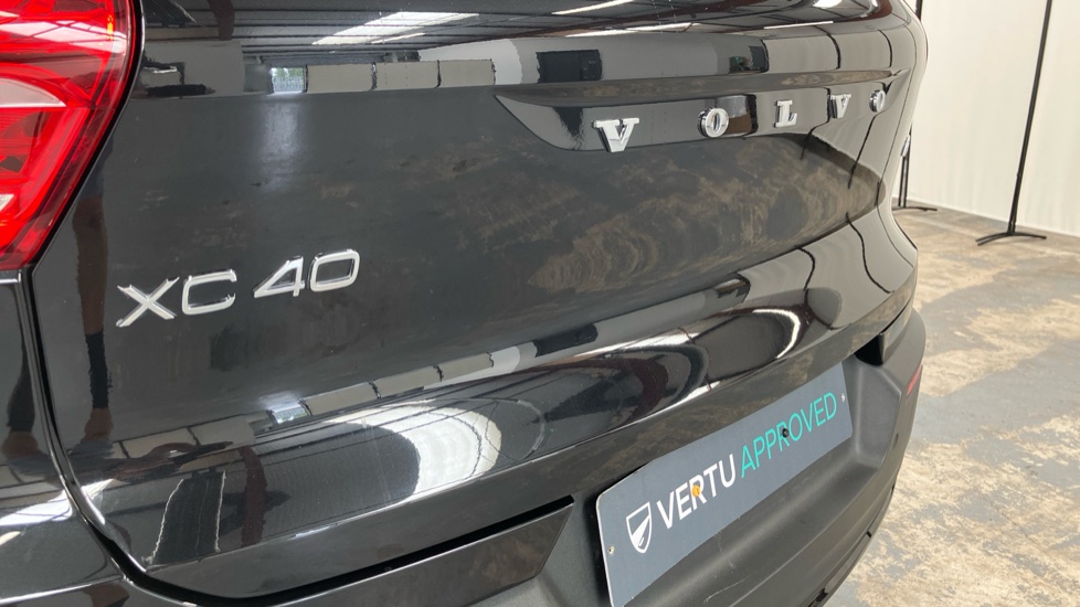 Volvo XC40 2.0 B3P Plus Dark 5dr Auto Petrol Estate - Image 31