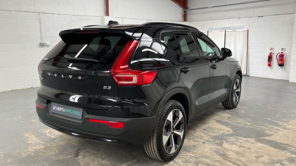 Volvo XC40 2.0 B3P Plus Dark 5dr Auto Petrol Estate - Image 32