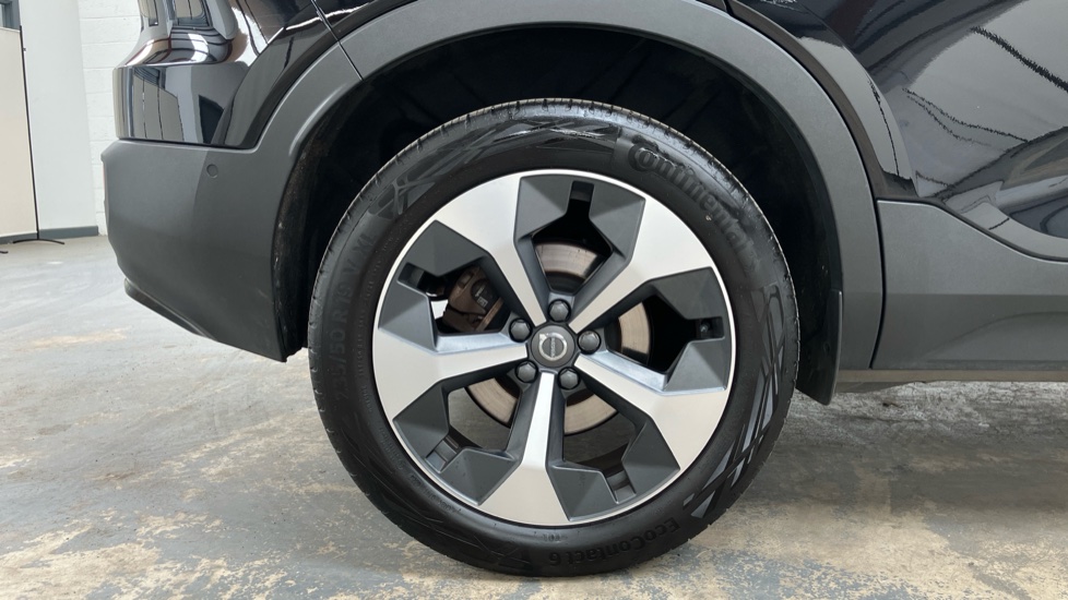 Volvo XC40 2.0 B3P Plus Dark 5dr Auto Petrol Estate - Image 33