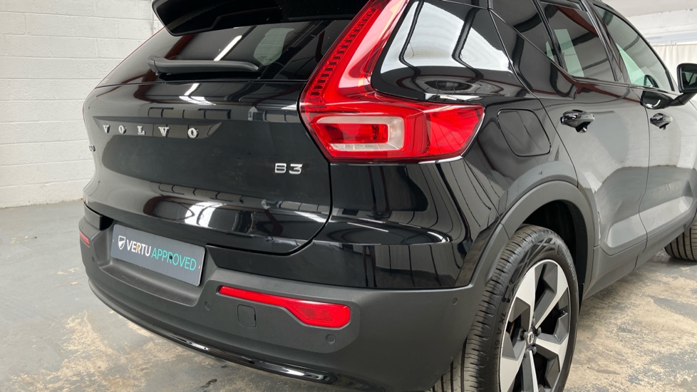 Volvo XC40 2.0 B3P Plus Dark 5dr Auto Petrol Estate - Image 35