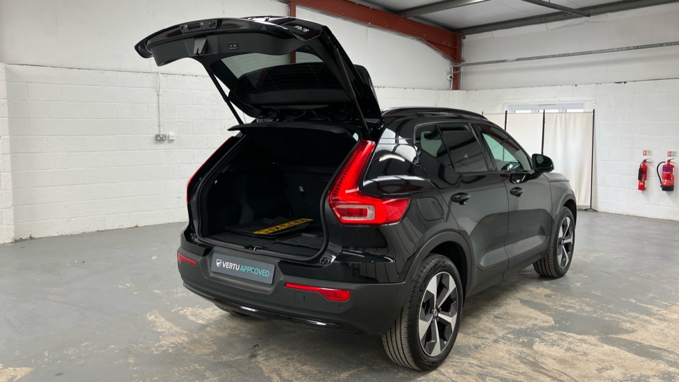 Volvo XC40 2.0 B3P Plus Dark 5dr Auto Petrol Estate - Image 44