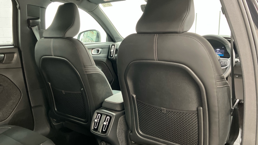 Volvo XC40 2.0 B3P Plus Dark 5dr Auto Petrol Estate - Image 52