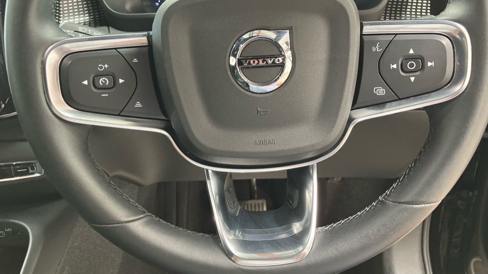 Volvo XC40 2.0 B3P Plus Dark 5dr Auto Petrol Estate - Image 65