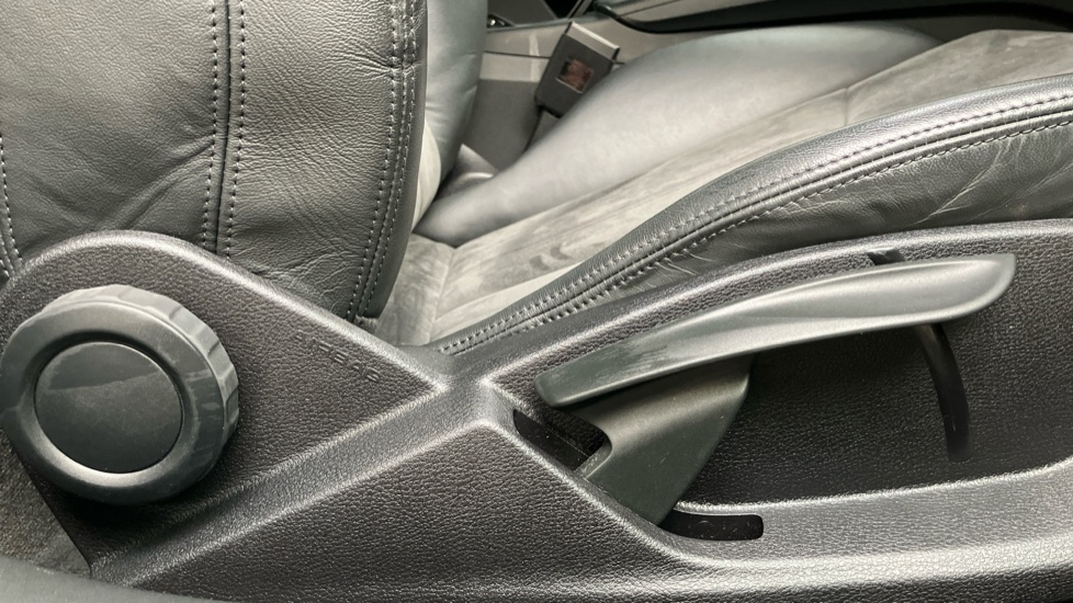 Audi TT 40 TFSI Sport 2dr S Tronic Petrol Coupe - Image 46