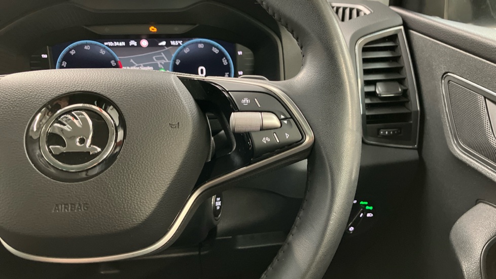 Skoda Karoq 1.5 TSI SE L 5dr DSG Petrol Estate - Image 18
