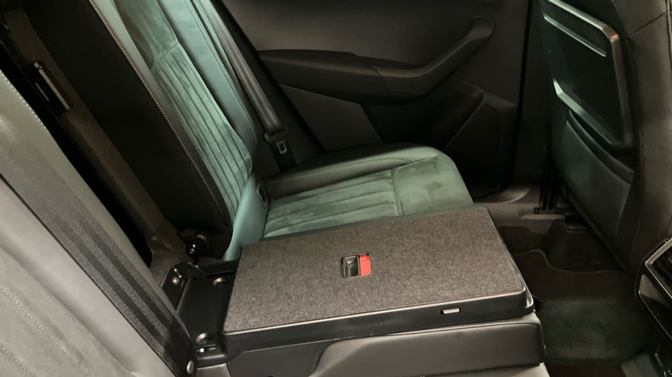 Skoda Karoq 1.5 TSI SE L 5dr DSG Petrol Estate - Image 33
