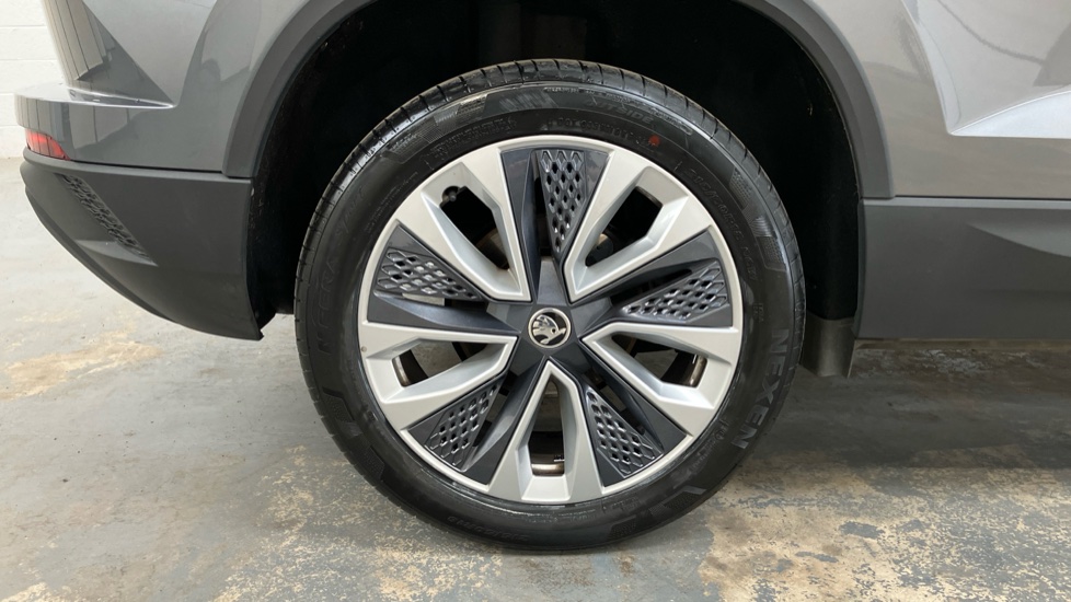 Skoda Karoq 1.5 TSI SE L 5dr DSG Petrol Estate - Image 37