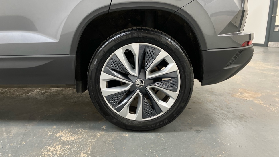 Skoda Karoq 1.5 TSI SE L 5dr DSG Petrol Estate - Image 40