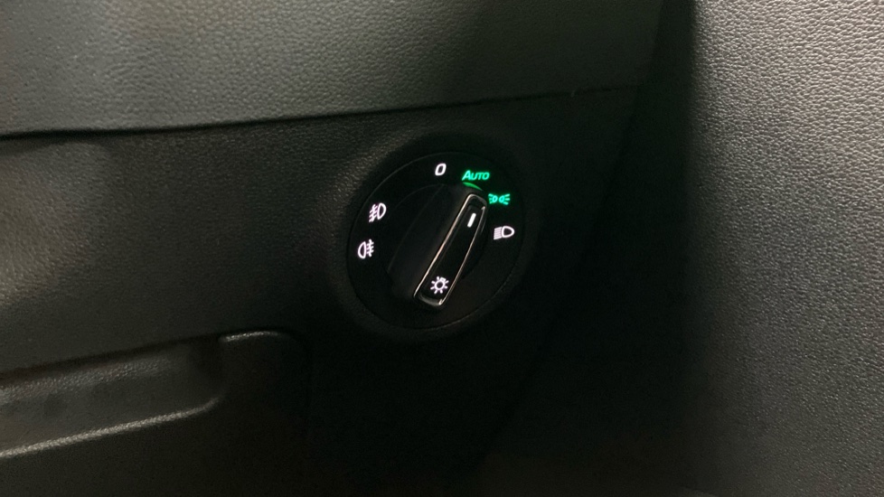 Skoda Karoq 1.5 TSI SE L 5dr DSG Petrol Estate - Image 43