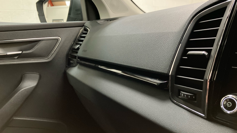Skoda Karoq 1.5 TSI SE L 5dr DSG Petrol Estate - Image 45