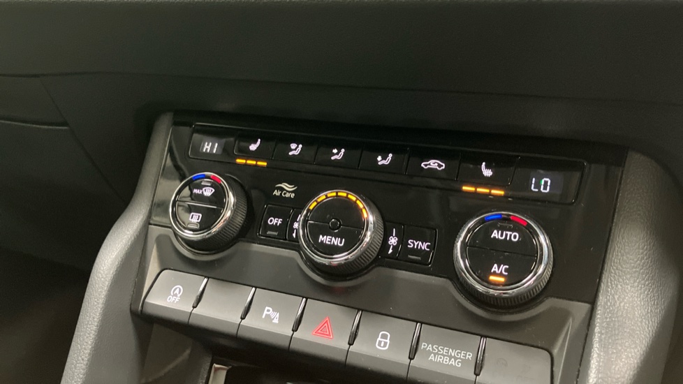 Skoda Karoq 1.5 TSI SE L 5dr DSG Petrol Estate - Image 46