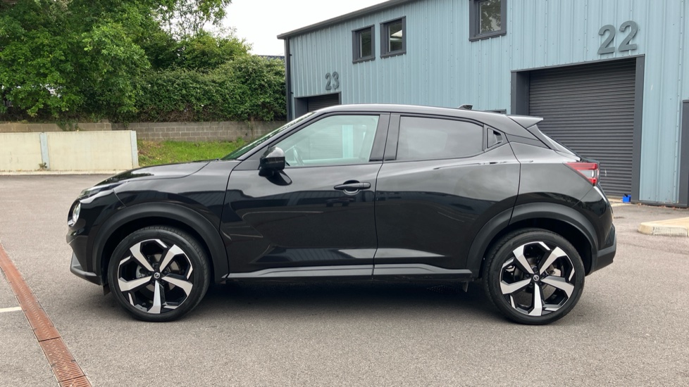 Nissan Juke 1.0 DiG-T Tekna 5dr DCT Petrol Hatchback - Image 29