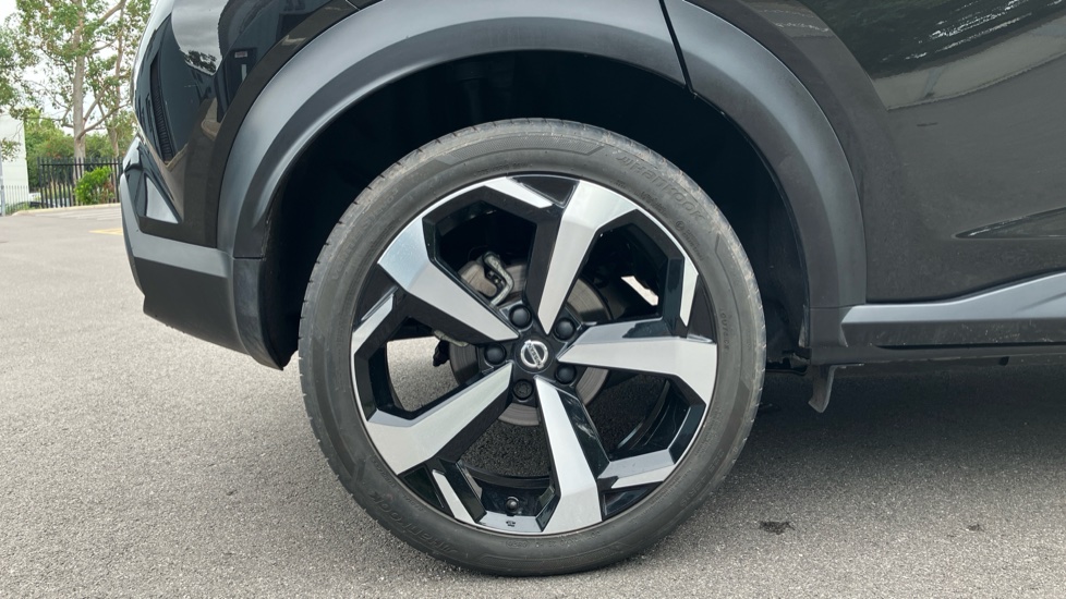 Nissan Juke 1.0 DiG-T Tekna 5dr DCT Petrol Hatchback - Image 32
