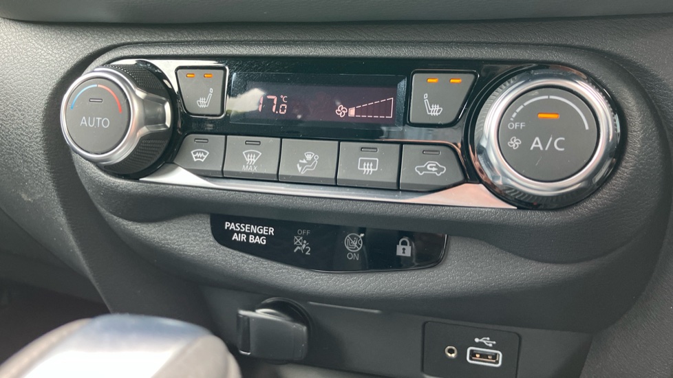 Nissan Juke 1.0 DiG-T Tekna 5dr DCT Petrol Hatchback - Image 58