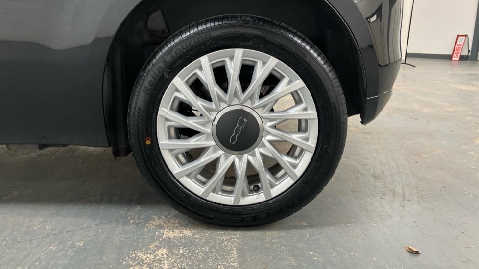 Fiat 500 1.0 Mild Hybrid 3dr Petrol Hatchback - Image 28