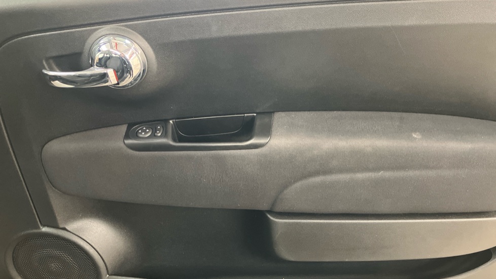 Fiat 500 1.0 Mild Hybrid 3dr Petrol Hatchback - Image 31
