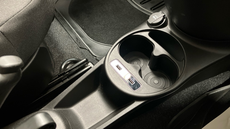 Fiat 500 1.0 Mild Hybrid 3dr Petrol Hatchback - Image 34