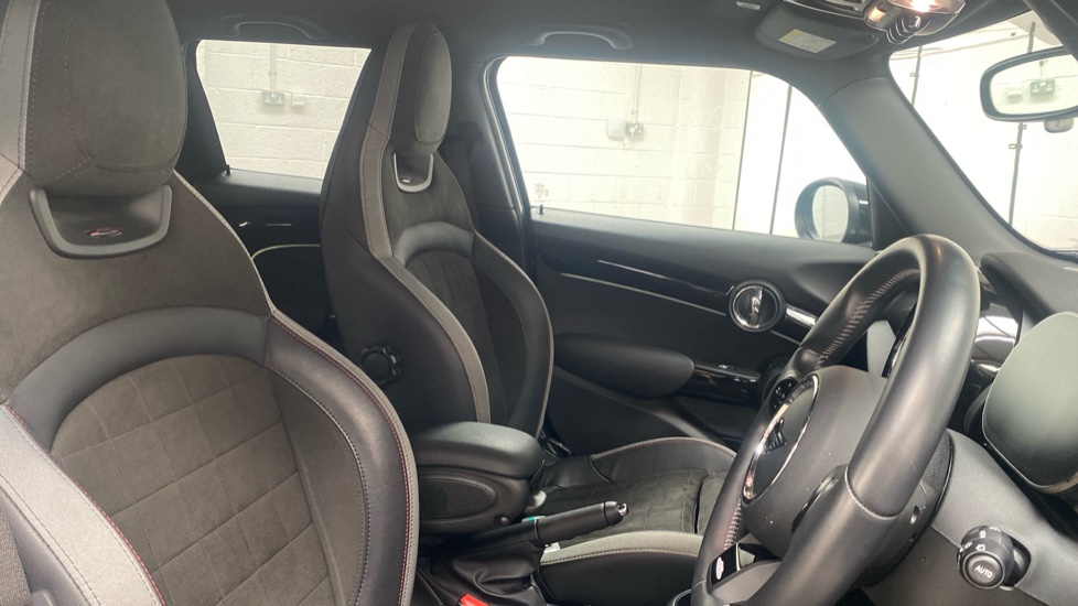 MINI Hatchback 1.5 Cooper Sport Premium 5dr Auto Petrol Hatchback - Image 12