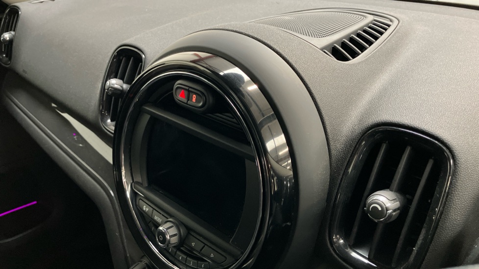 MINI Countryman 1.5 Cooper 5dr Auto Petrol Hatchback - Image 32