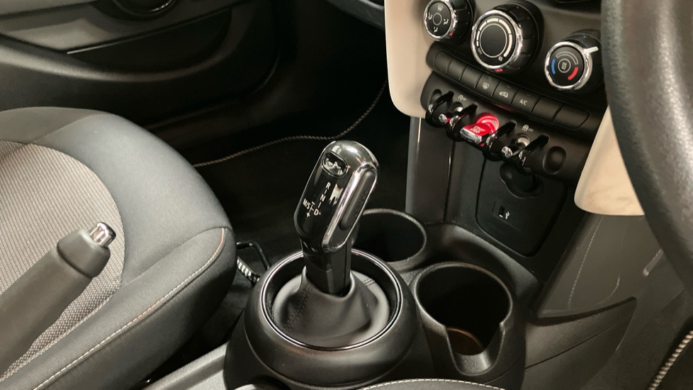 MINI Hatchback 1.5 Cooper II 5dr Auto Petrol Hatchback - Image 14