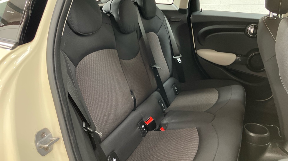 MINI Hatchback 1.5 Cooper II 5dr Auto Petrol Hatchback - Image 16