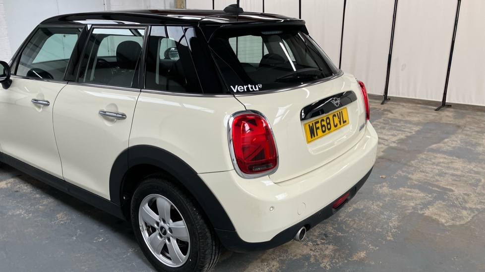 MINI Hatchback 1.5 Cooper II 5dr Auto Petrol Hatchback - Image 21