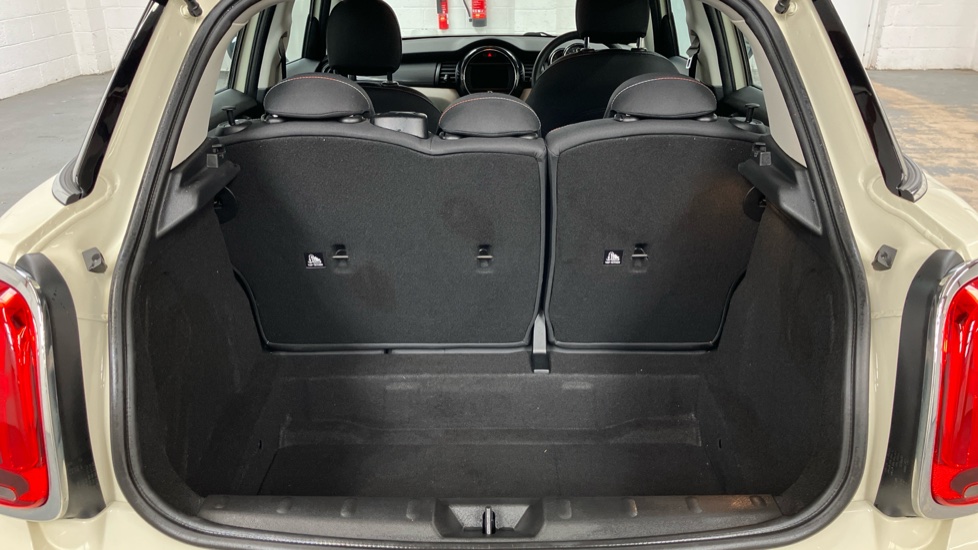 MINI Hatchback 1.5 Cooper II 5dr Auto Petrol Hatchback - Image 29