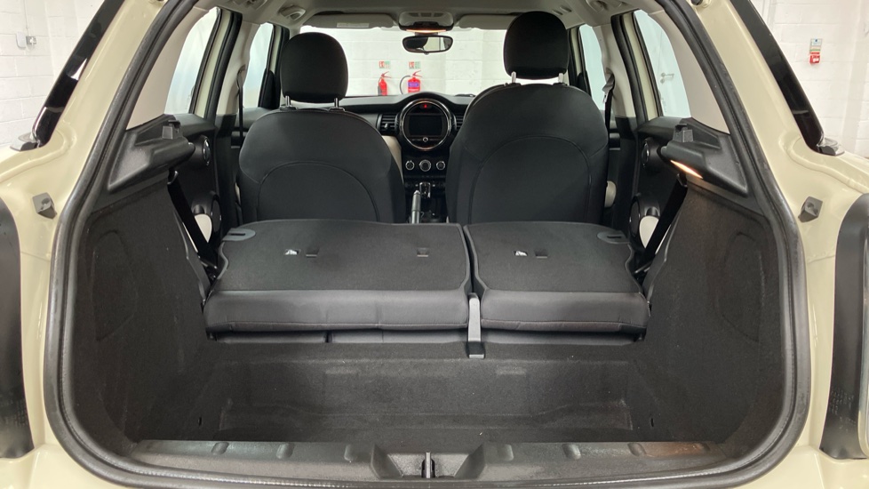 MINI Hatchback 1.5 Cooper II 5dr Auto Petrol Hatchback - Image 30