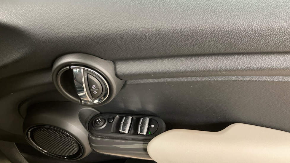MINI Hatchback 1.5 Cooper II 5dr Auto Petrol Hatchback - Image 34