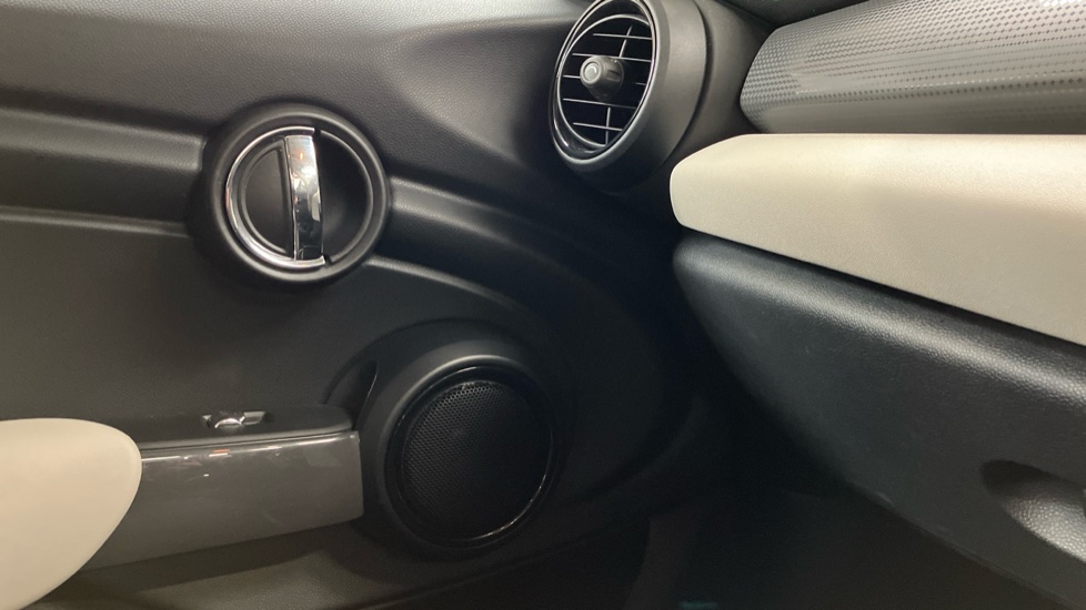 MINI Hatchback 1.5 Cooper II 5dr Auto Petrol Hatchback - Image 39