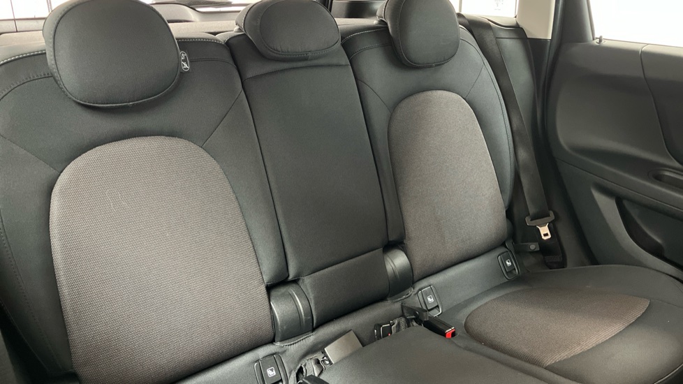 MINI Countryman 1.5 Cooper Classic 5dr Auto Petrol Hatchback - Image 12