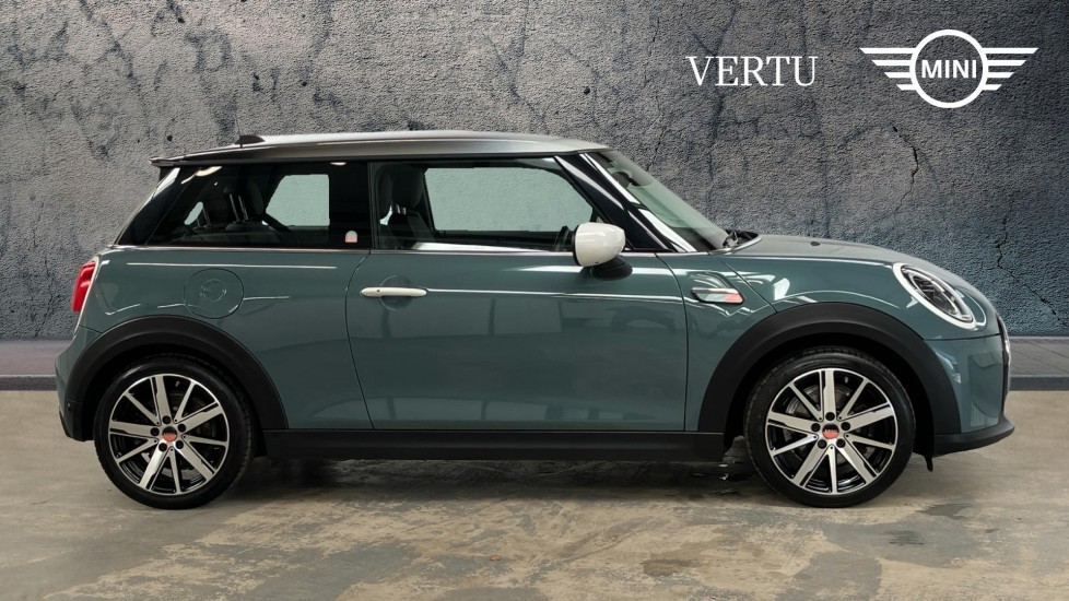 MINI Hatchback 135kW Cooper S Multitone Edition 33kWh 3dr Auto Electric Hatchback - Image 3