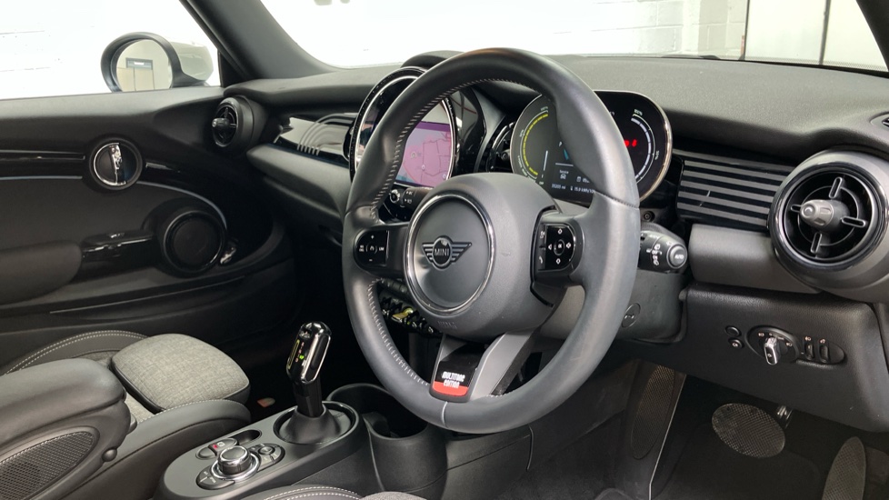 MINI Hatchback 135kW Cooper S Multitone Edition 33kWh 3dr Auto Electric Hatchback - Image 6