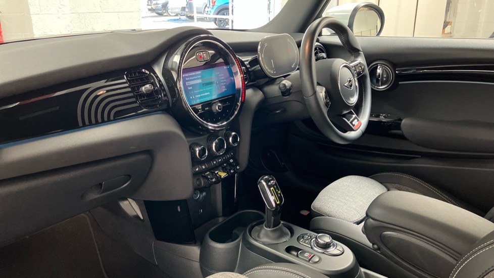 MINI Hatchback 135kW Cooper S Multitone Edition 33kWh 3dr Auto Electric Hatchback - Image 7
