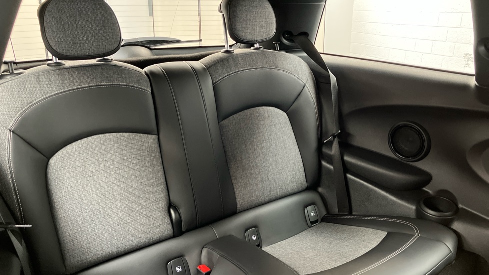 MINI Hatchback 135kW Cooper S Multitone Edition 33kWh 3dr Auto Electric Hatchback - Image 12