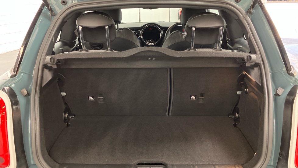 MINI Hatchback 135kW Cooper S Multitone Edition 33kWh 3dr Auto Electric Hatchback - Image 13