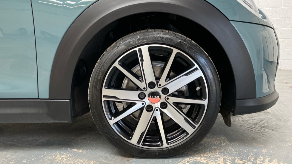 MINI Hatchback 135kW Cooper S Multitone Edition 33kWh 3dr Auto Electric Hatchback - Image 14