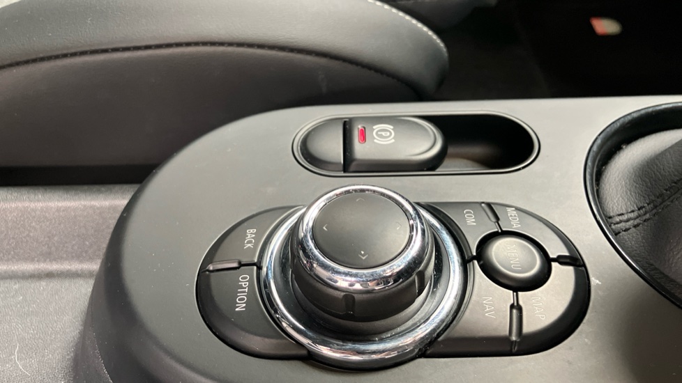 MINI Hatchback 135kW Cooper S Multitone Edition 33kWh 3dr Auto Electric Hatchback - Image 19