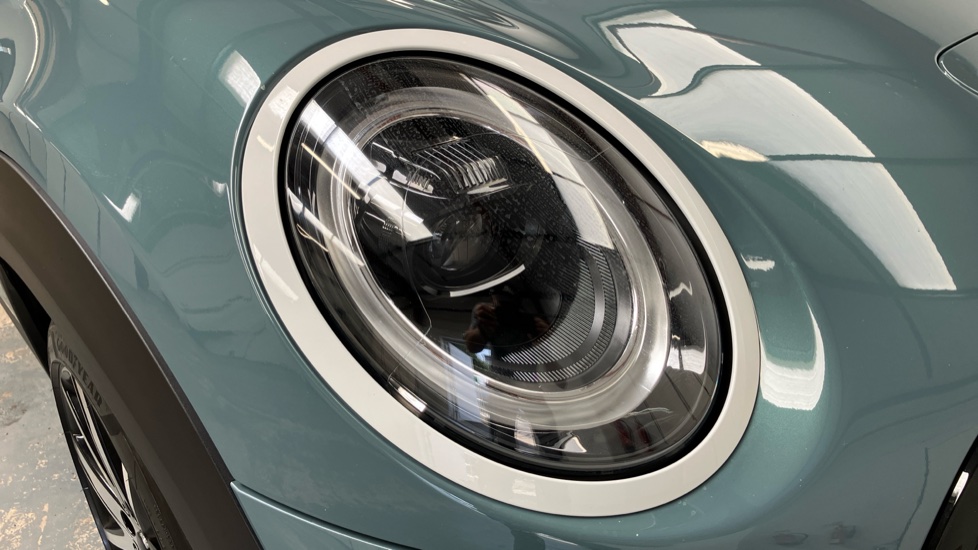 MINI Hatchback 135kW Cooper S Multitone Edition 33kWh 3dr Auto Electric Hatchback - Image 23