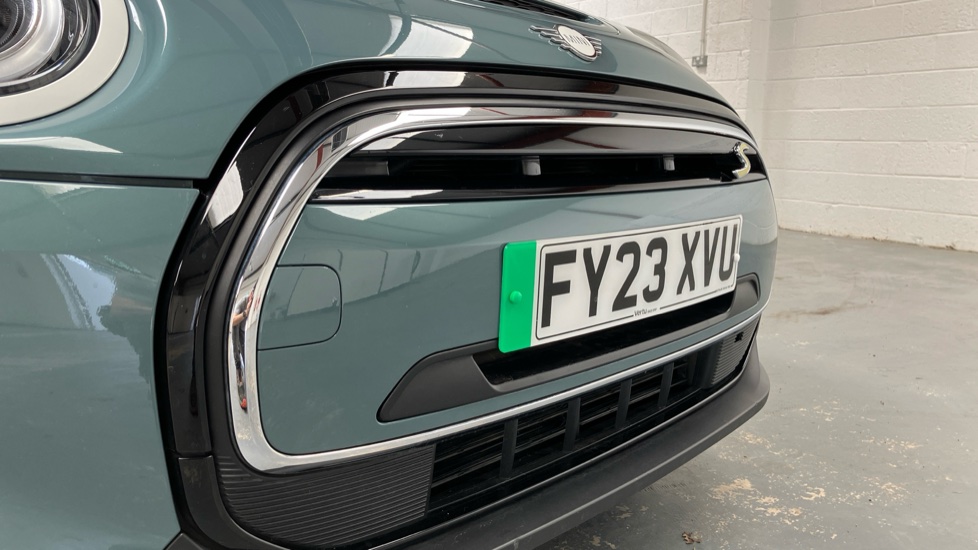 MINI Hatchback 135kW Cooper S Multitone Edition 33kWh 3dr Auto Electric Hatchback - Image 26