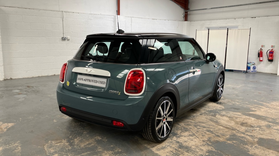 MINI Hatchback 135kW Cooper S Multitone Edition 33kWh 3dr Auto Electric Hatchback - Image 33