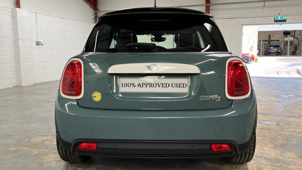 MINI Hatchback 135kW Cooper S Multitone Edition 33kWh 3dr Auto Electric Hatchback - Image 39