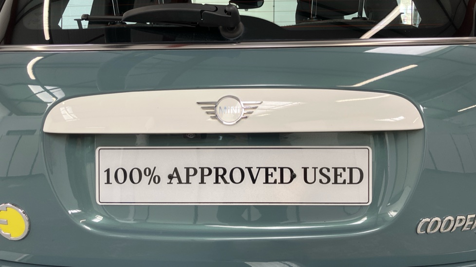 MINI Hatchback 135kW Cooper S Multitone Edition 33kWh 3dr Auto Electric Hatchback - Image 40