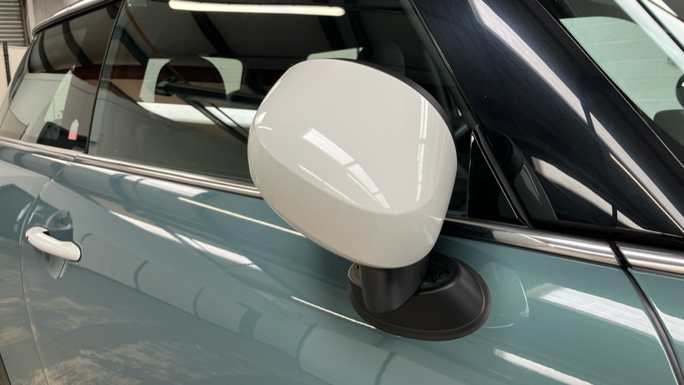 MINI Hatchback 135kW Cooper S Multitone Edition 33kWh 3dr Auto Electric Hatchback - Image 53