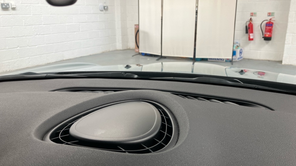 MINI Hatchback 135kW Cooper S Multitone Edition 33kWh 3dr Auto Electric Hatchback - Image 64
